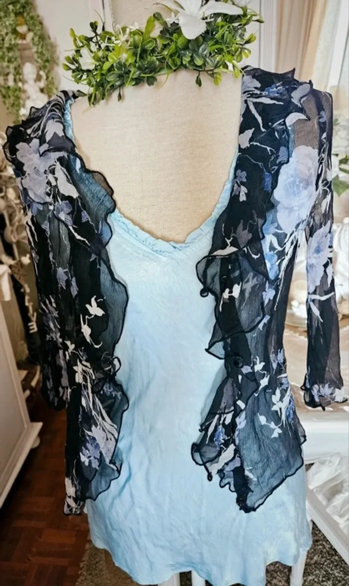 Haut bleu satiné avec gilet voile en soie Taille S/M Neuf - photo numéro 3