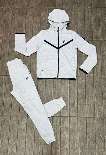 Nike tech