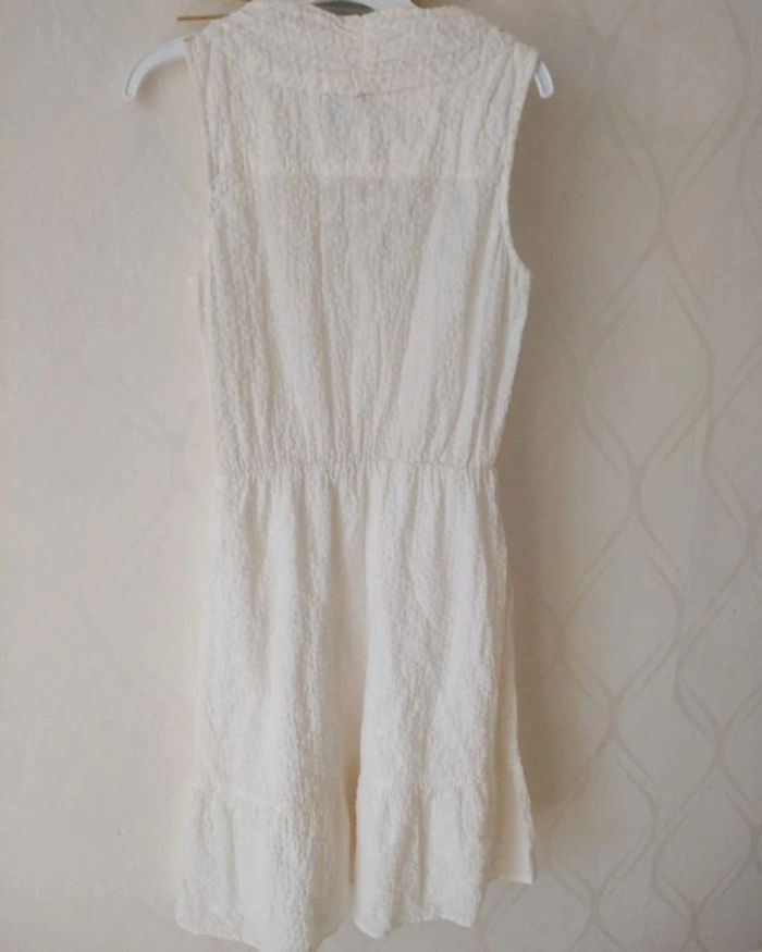 Robe d'été brodé t.M Mango 🤍🌼 - photo numéro 2