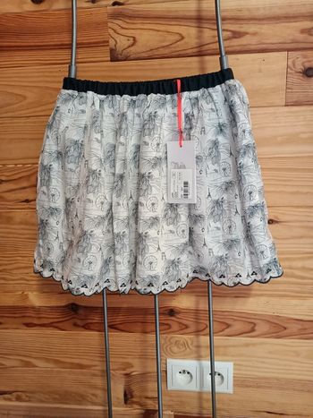 1. Jupe neuve Marèse 14ans 160 94€