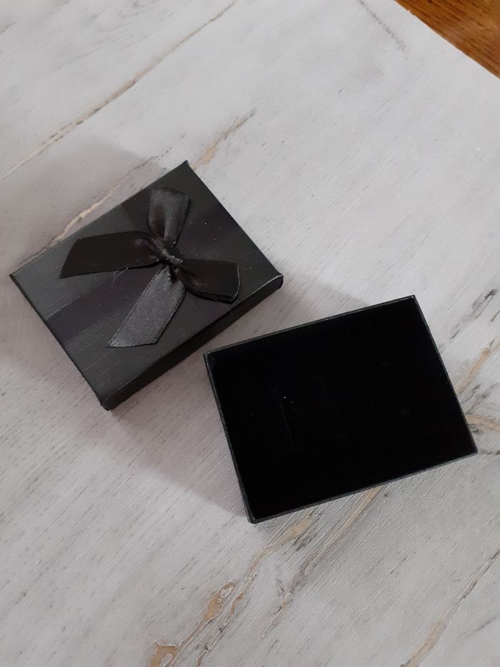 Boite vide pour offrir des bijoux
