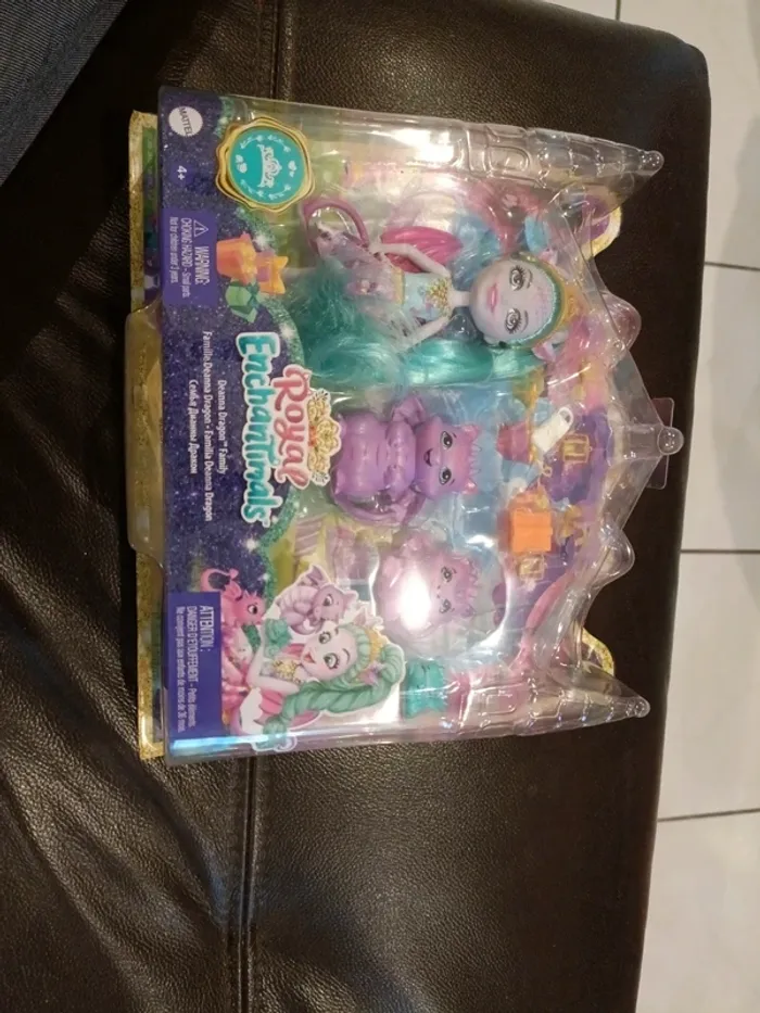 Coffret enchantimals royal dragon neuf