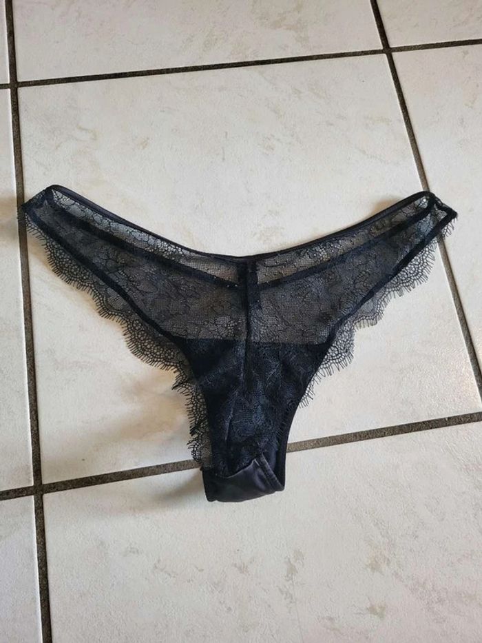 Tanga en dentelle Undiz