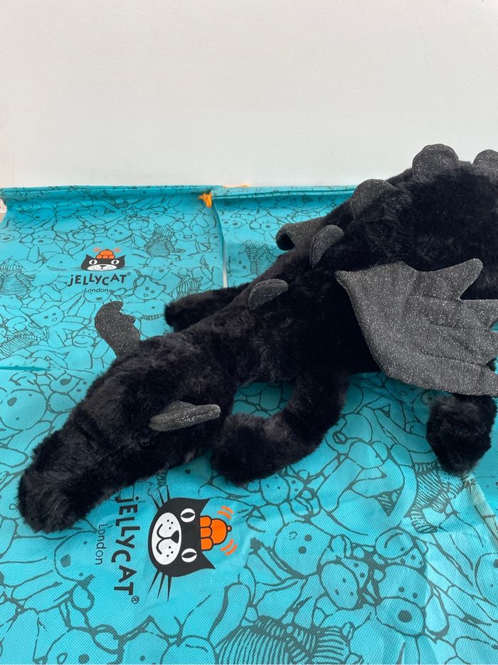 Enorme Jellycat ONYX DRAGON HUGUE 🖤 - photo numéro 2