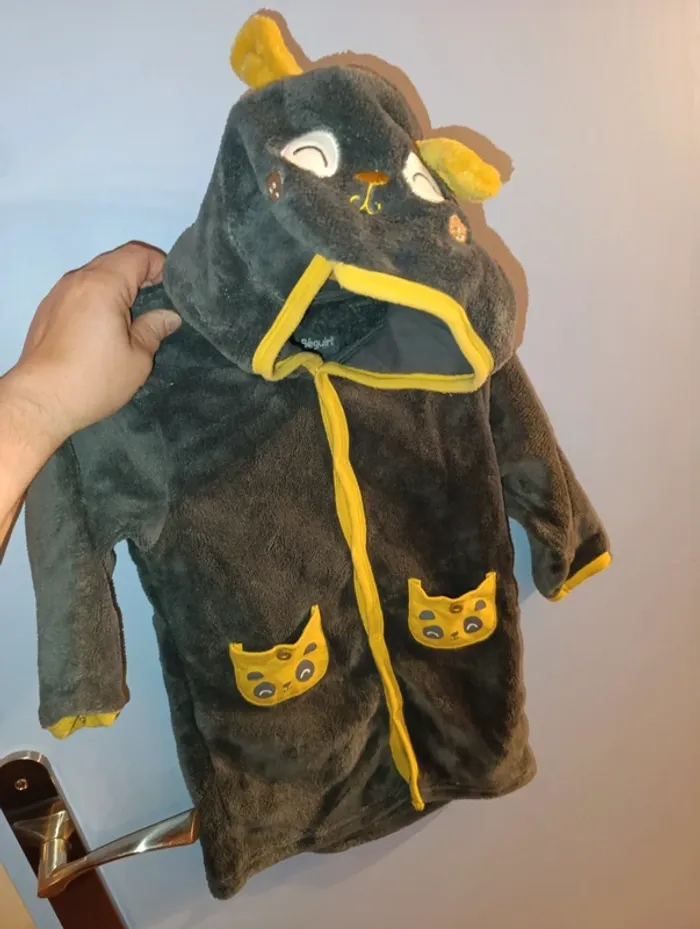 Peignoir Petit Béguin taille 2 ans en très bon état