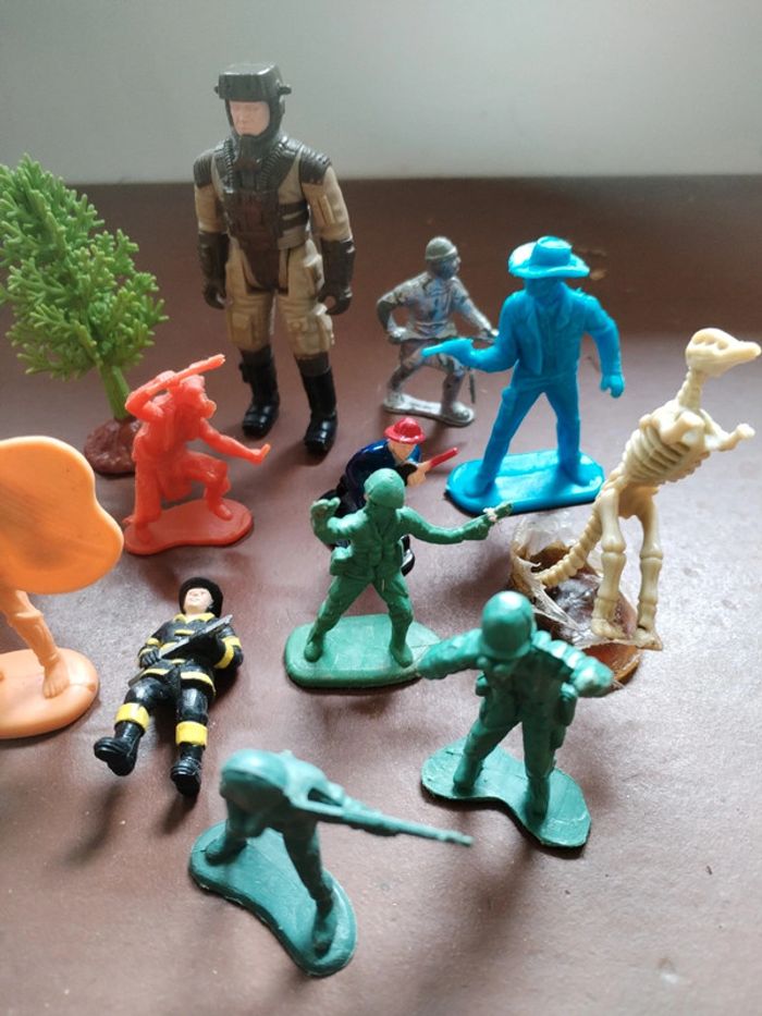 Lot figurines enfants - photo numéro 3