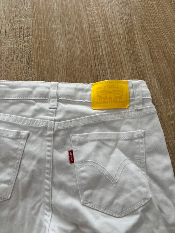 Short en jean blanc Levi s 12 ans fille - photo numéro 2