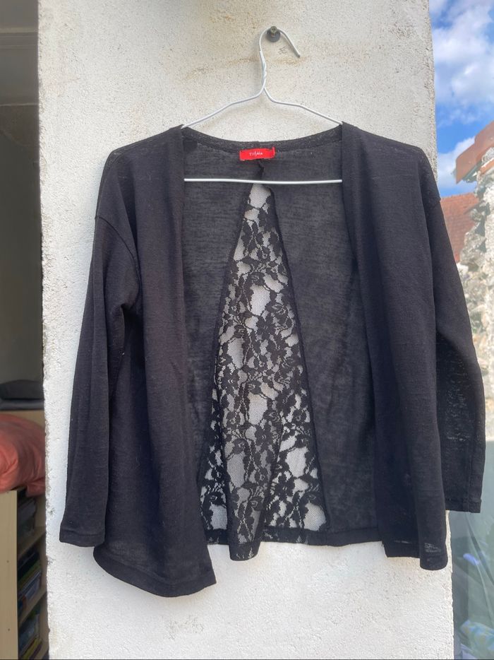 Gilet avec dos en dentelle