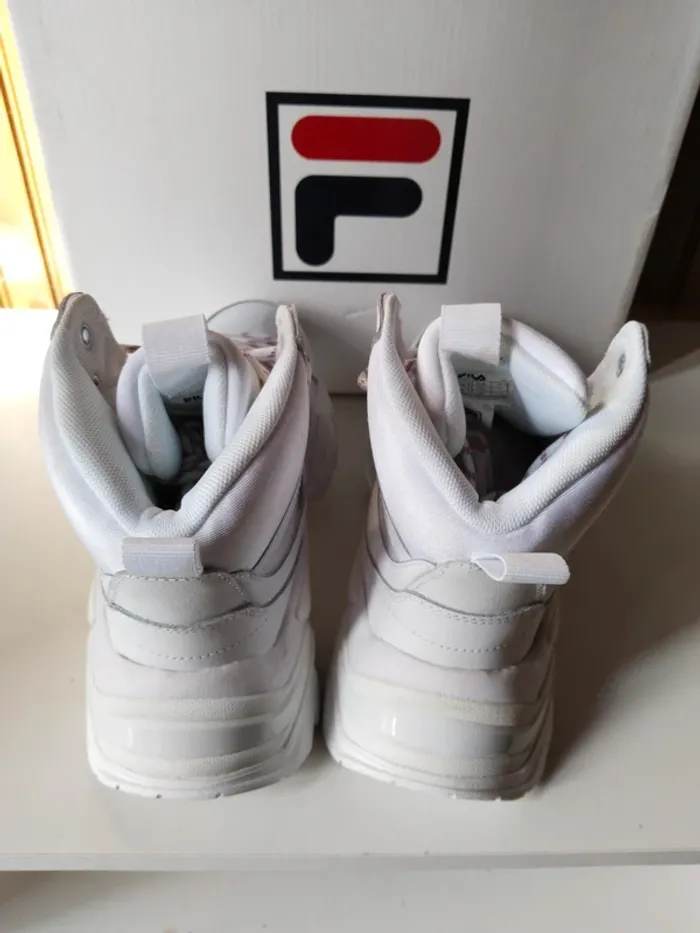 Sublimes baskets sneakers femme marque Fila pointure 38 - photo numéro 6