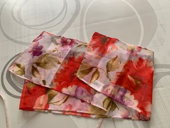 Foulard fleuri multicolore