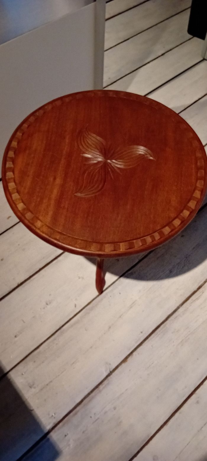 Petite table originale pliable - photo numéro 3