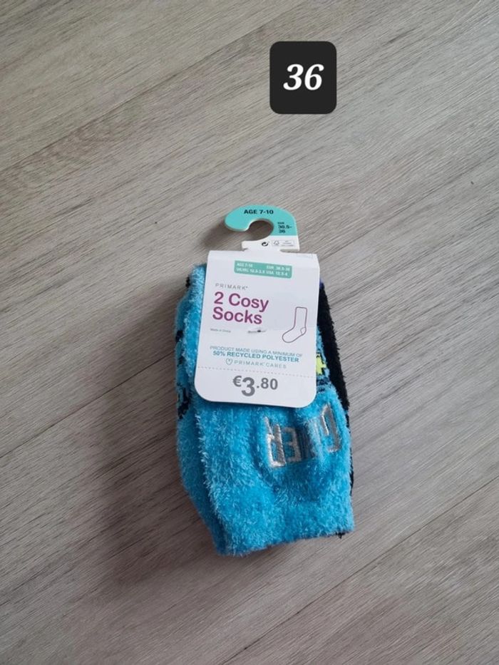 Lot de 2 paires de chaussettes anti derapantes pointure 36
