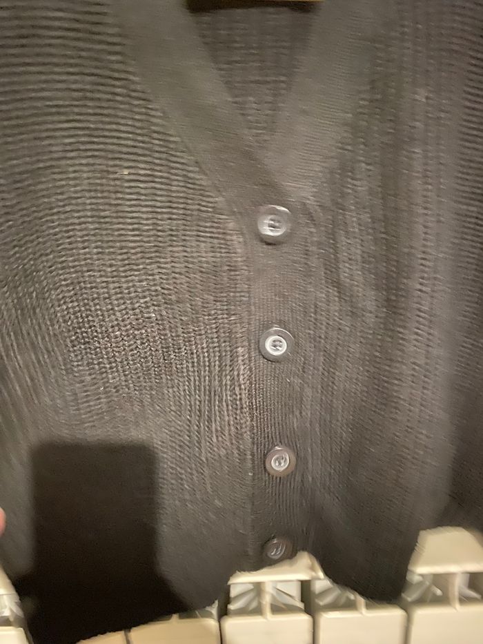 Pull en laine noir - photo numéro 2