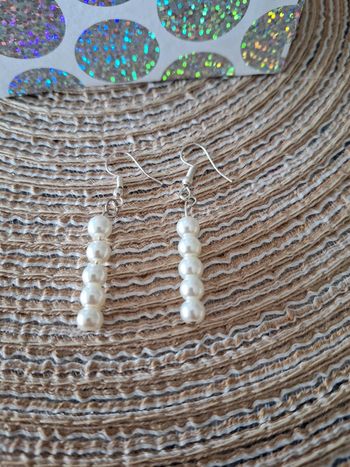 Boucles d'oreilles en perles blanches