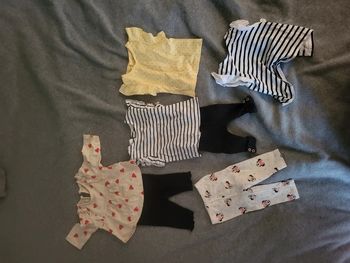 Lot 5 tee shirts / ensembles 1m