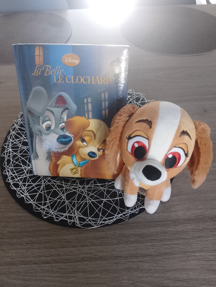 Peluche Disney La Belle et livre