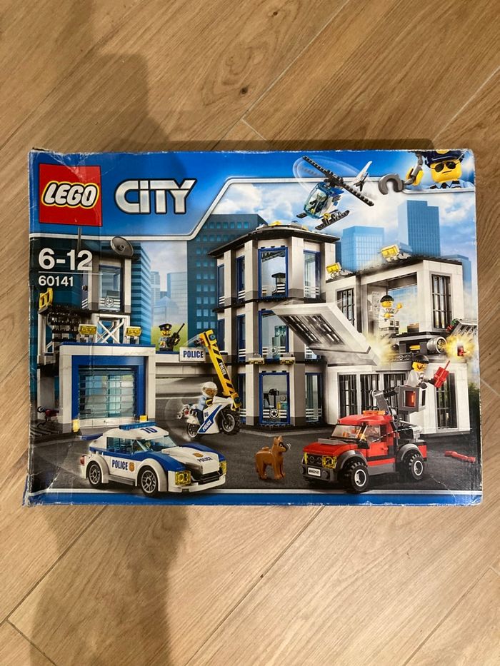 Lego 60141 Le commissariat de police - photo numéro 5