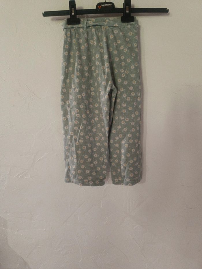 Ensemble pantalon tee shirt bleu/vert 5 ans en bon état - photo numéro 3