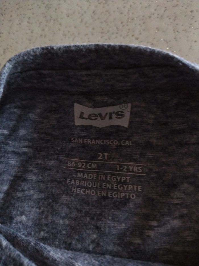 Lot de 2 polo et 1tee shirt manches courtes. Taille 2 ans - photo numéro 9