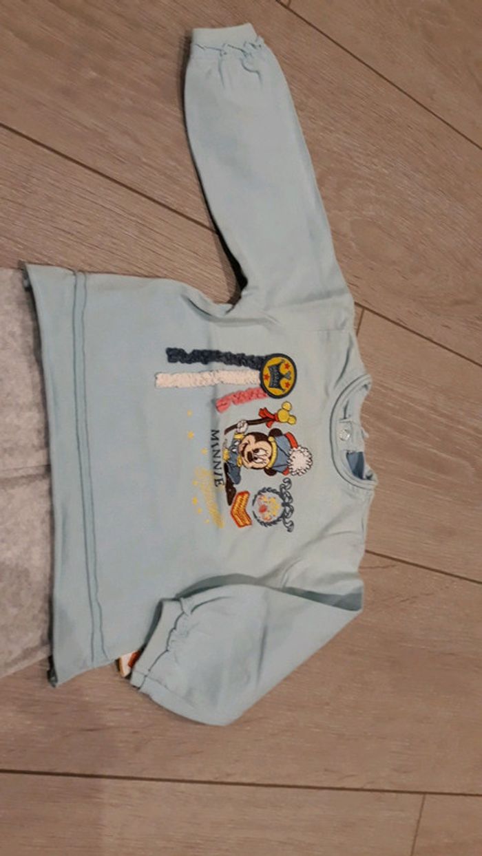 Lot pantalon et tee shirt - photo numéro 2