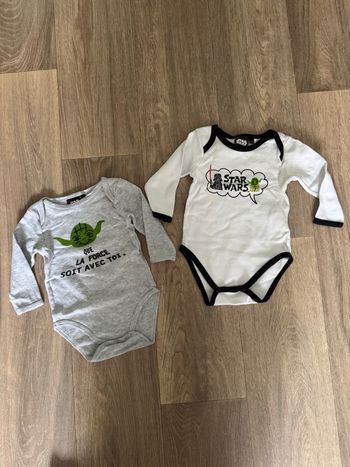 Lot de 2 bodies taille 9 mois - Star Wars