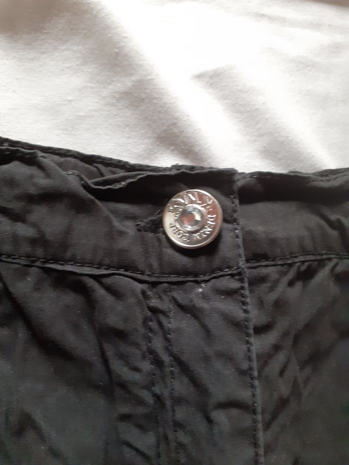 Jupe noire - photo numéro 2