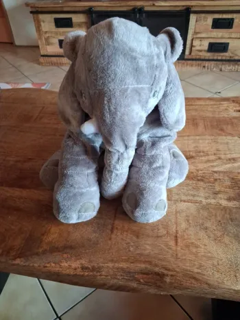 Peluche éléphant