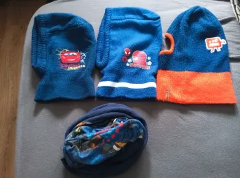 Lot de bonnets garçon 8/10 ans