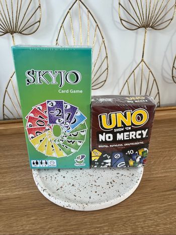 Skyjo et Uno No Mercy neuf