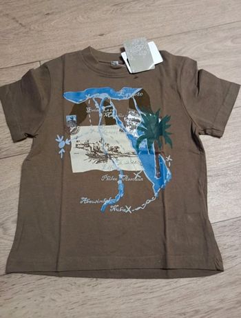 15. T-shirt neuf U 5ans 110 8,90€