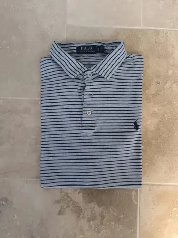 Polo Ralph Lauren homme XL gris rayures et logo marine Pima excellent état sauf bouton manquant