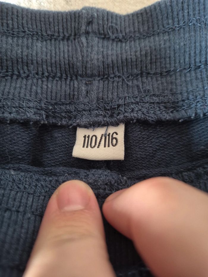 Short 110/116 cm =5/6 ans - photo numéro 2