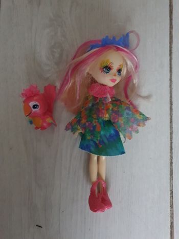 Poupee enchantimals perroquet