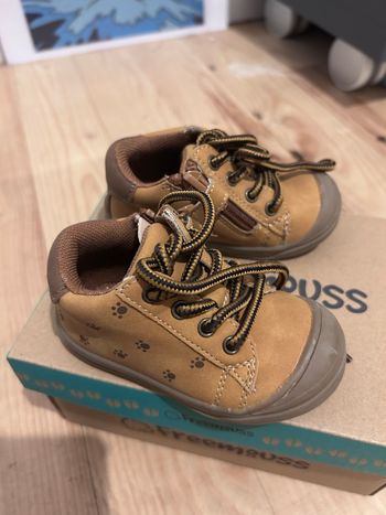 Lot chaussures Bebe 