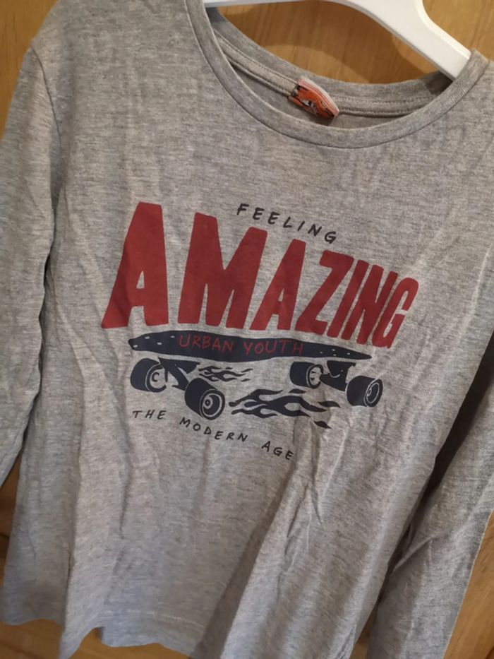 T-shirt Tape à l'œil en gris et rouge 8 ans - photo numéro 4