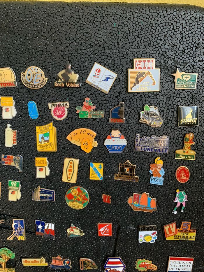 Lot de 92 Pin’s - photo numéro 3