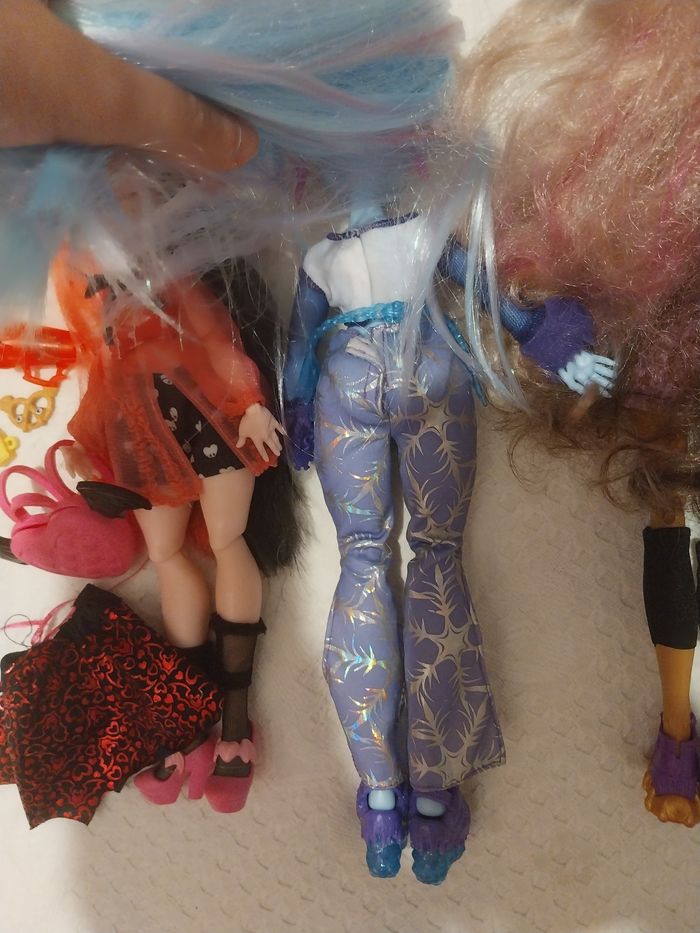 3 Poupées Monster High G3 Abbey Clawdeen Draculaura Basic Mattel 2022 - photo numéro 8