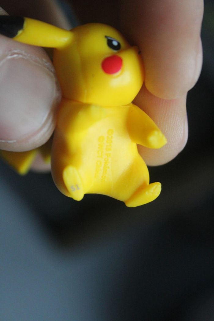 Figurine Pikachu - Pokémon 2018 - photo numéro 3