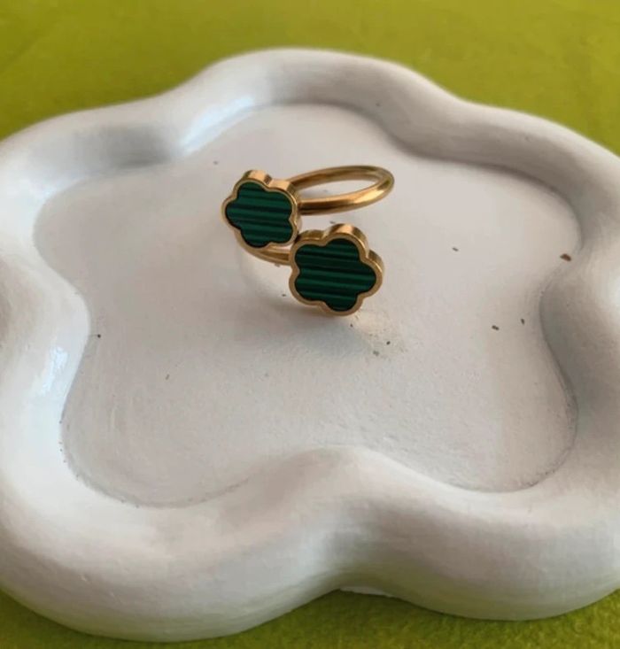 Bague trèfle vert en acier inoxydable doré 17 mm - photo numéro 2