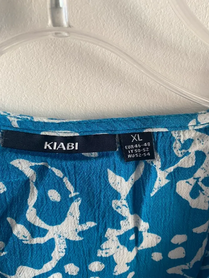 Blouse courte en cache cœur kiabi bleu et blanc - photo numéro 7