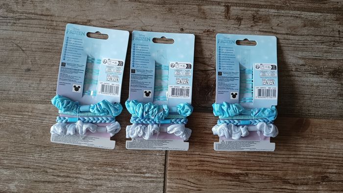 3 Lots d'ornements cheveux Reine des neiges neufs
- photo numéro 2