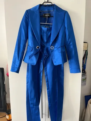 Ensemble bleu Georges Rech élégant