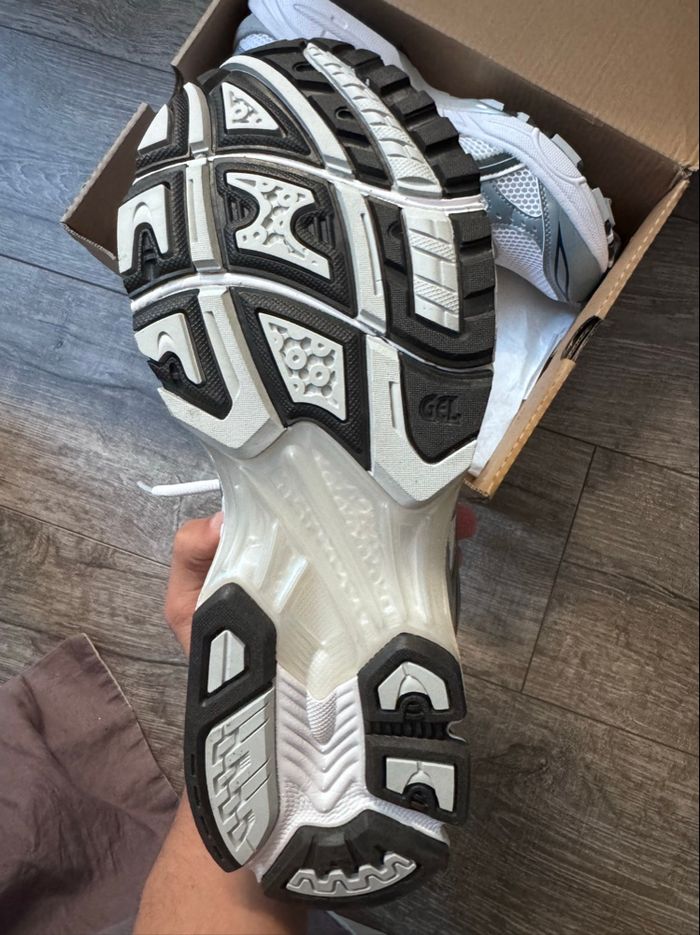 Asics Gel Kayano 14 taille 45 - photo numéro 5