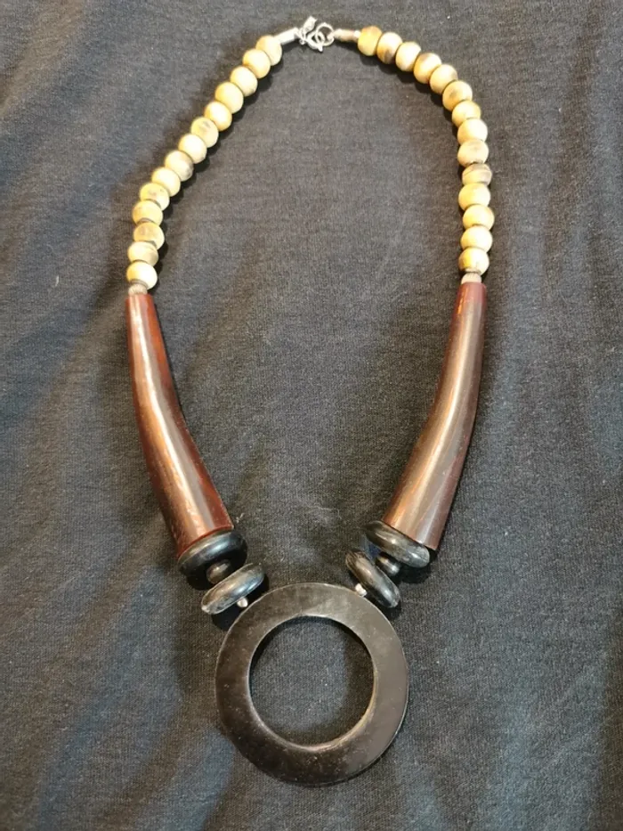 Collier bois