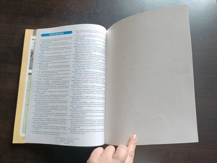Livre HISTOIRE GEOGRAPHIE EDUCATION CIVIQUE - CAP - photo numéro 9