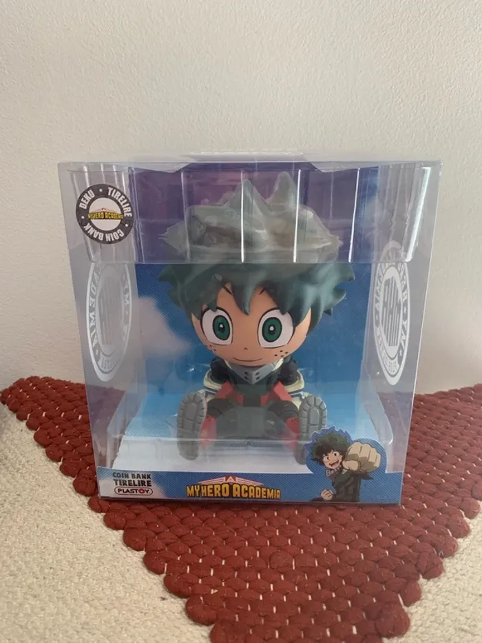 Figurine tirelire deku