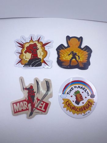 Lot 4 stickers Univers Marvel Deadpool