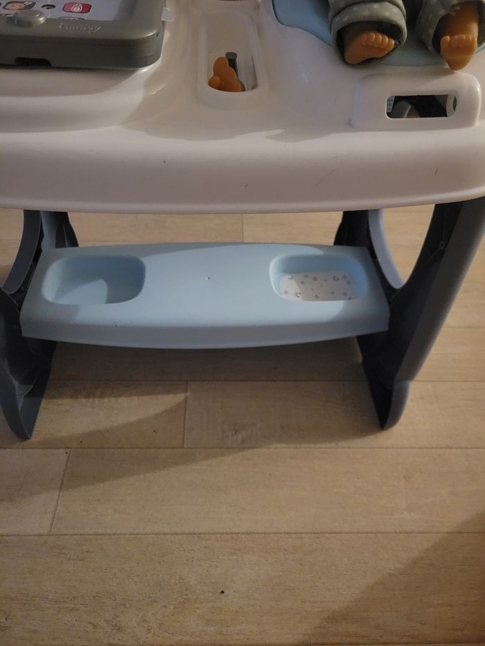 Table de docteur smoby avec 1 poupée corolle - photo numéro 5