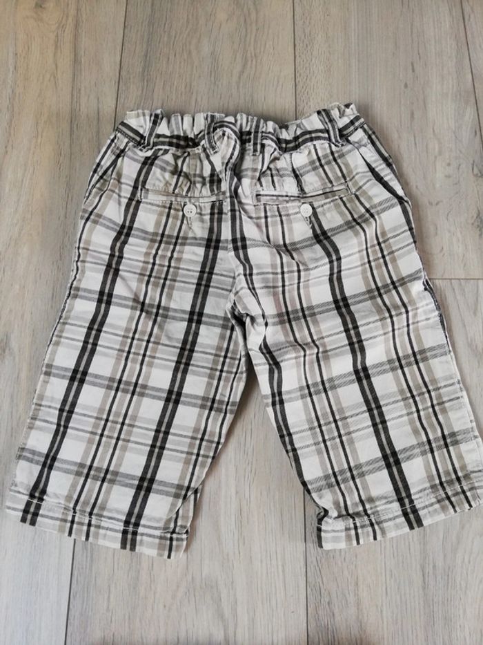 8 ans garçon short très bon état - photo numéro 2