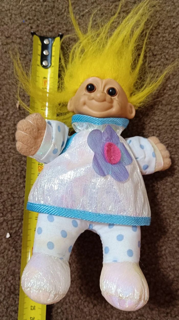 Peluche troll cheveux jaune fleur - photo numéro 3